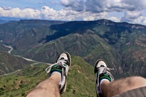 Foto del Día: Excuse Me While I Kiss The Sky – Parapente en San Gil, Colombia Latin America Travel Photography by Jamie Killen: El Cañon de Chicamocha, Colombia